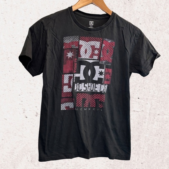 DC Black Short Sleeve Graphic Tee - Picture 1 of 3